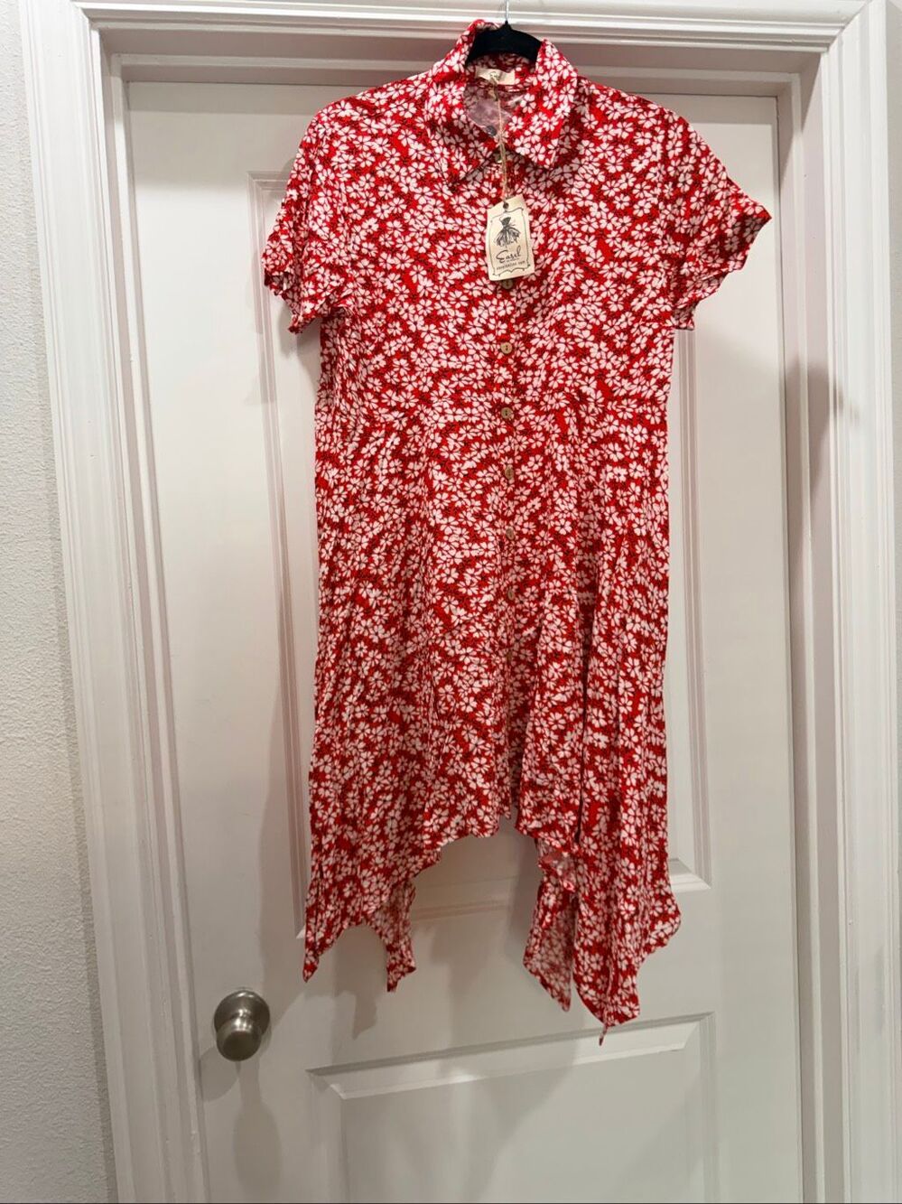 Easel Red White Floral Short Sleeve Asymmetrical Midi Dress Size S NWT Boho